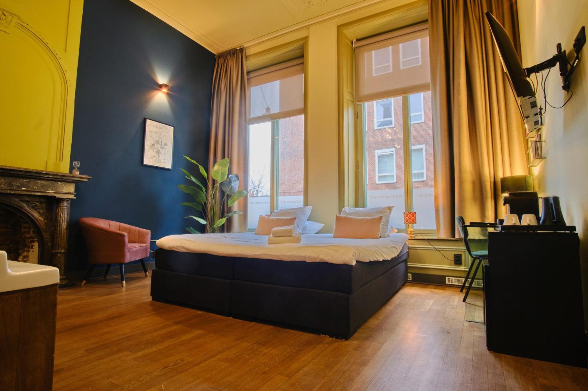 Deluxe Double Room Bath
